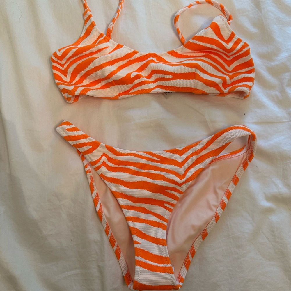 Triangl Bikini (orange zebra print)